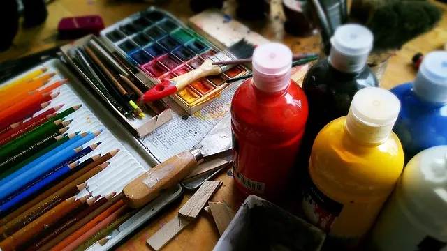 10 Activités de Loisirs Créatives à Faire en Famille