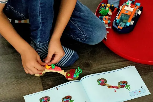 10 idées créatives d'activités d'intérieur pour la famille