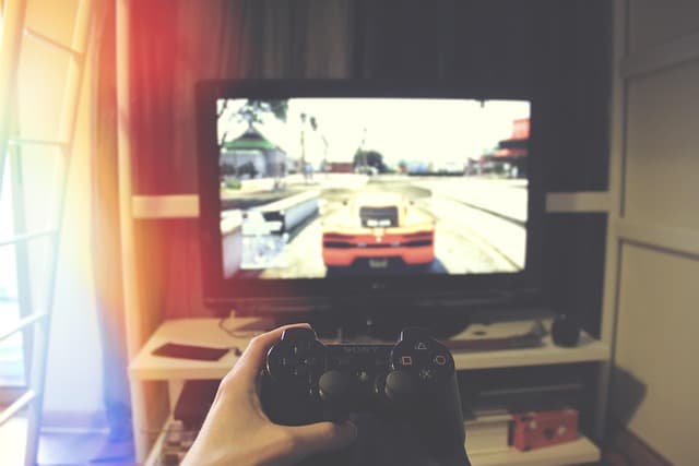 10 Creative Ways to Plan a Family Game Night