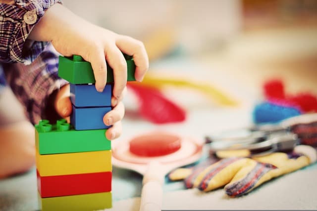 10 Creative Indoor Activities for Family Fun